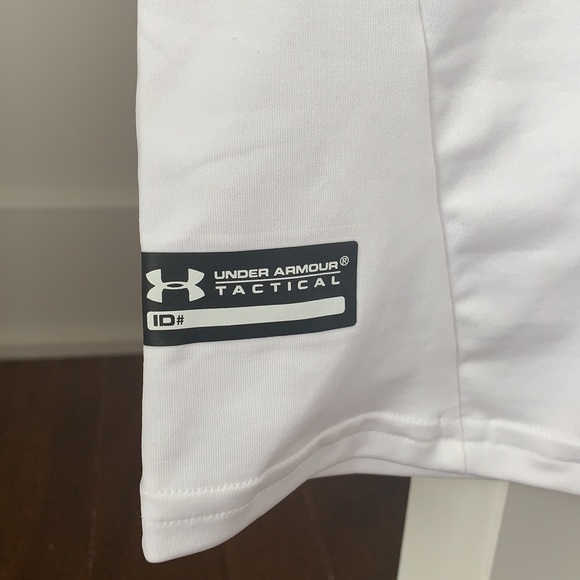 Under armor sport white V-neck stretchy t-shirt - Picture 3 of 4